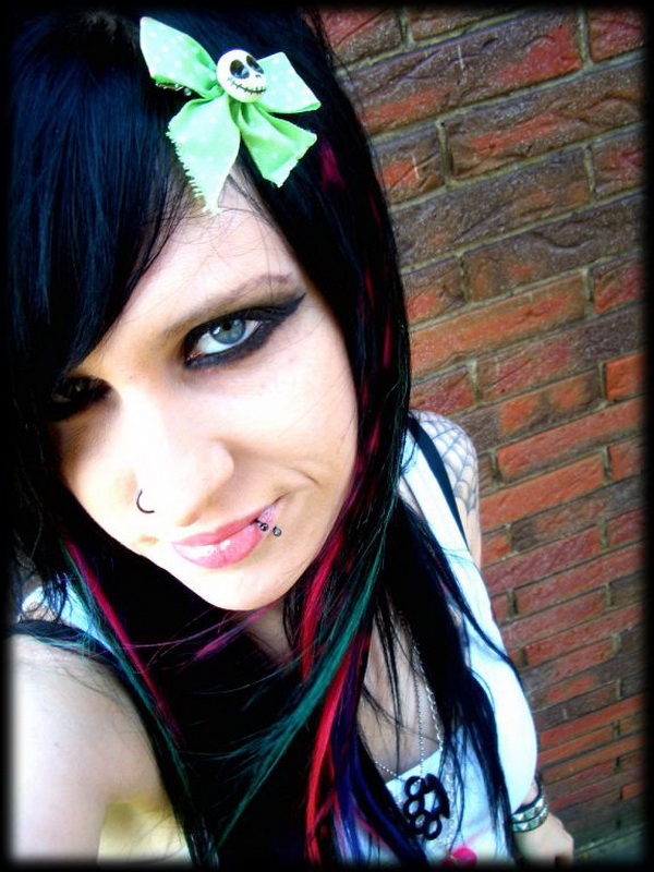 Emo GB Pics - Gstebuch Bilder - emo-girl-mit-suesser-schleife.jpg