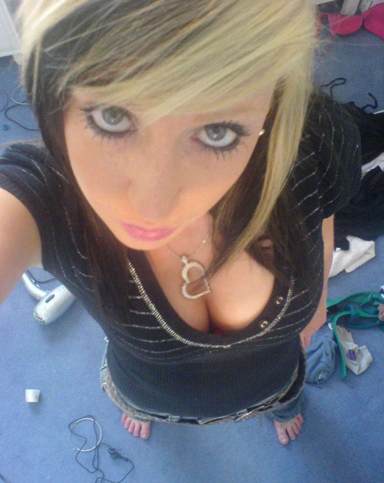 Emo GB Pics - Gstebuch Bilder - emo-girl-suess-und-sexy.jpg