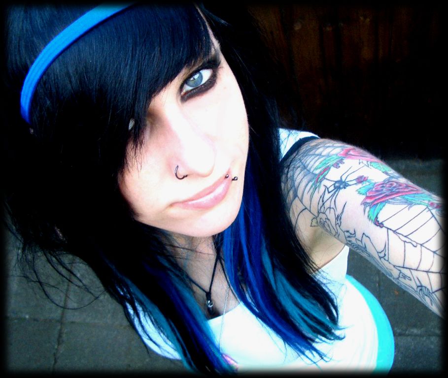 Emo GB Pics - Gstebuch Bilder - spinnen-netz-tattoo.jpg